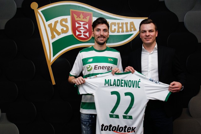 Filip Mladenović to drugi w obecnej kadrze Lechii Gdańsk serbski piłkarz. Będzie grał z numerem 22 na koszulce