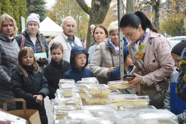 Kremówki papieskie można kupić na kiermaszu w Bełchatowie