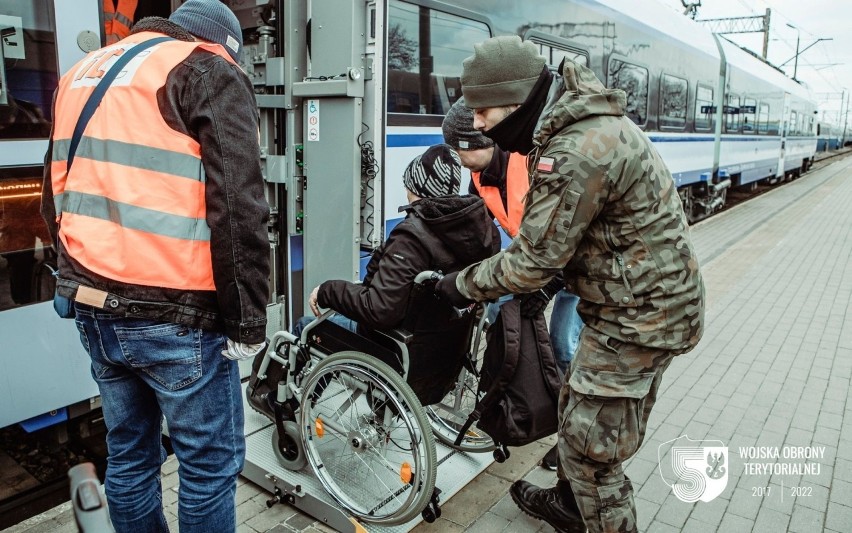 Lubelscy terytorialsi pomagają uchodźcom z Ukrainy. Zobacz zdjęcia