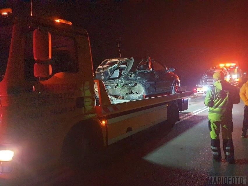 Wypadek na obwodnicy Osowca. Dwa samochody zderzyły się w rejonie Kolanowic na krajowej 45. Ranna młoda kobieta