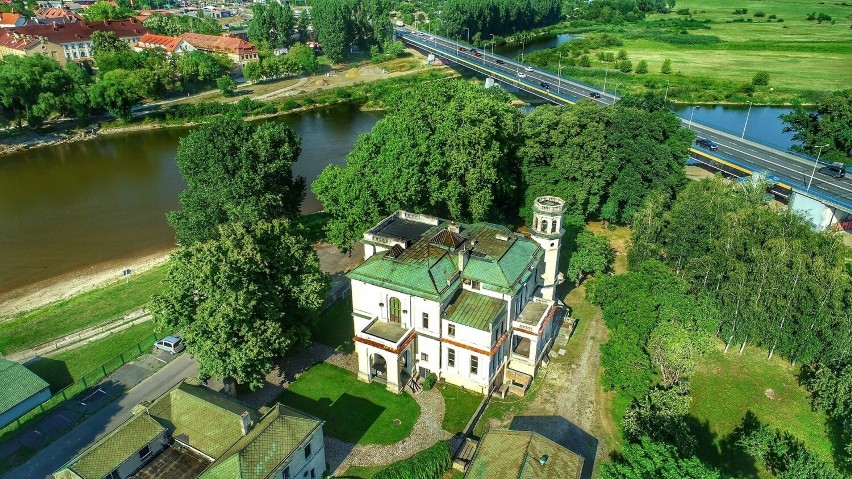 Port turystyczny to dziś... zarośnięte miejsce w okolicach...