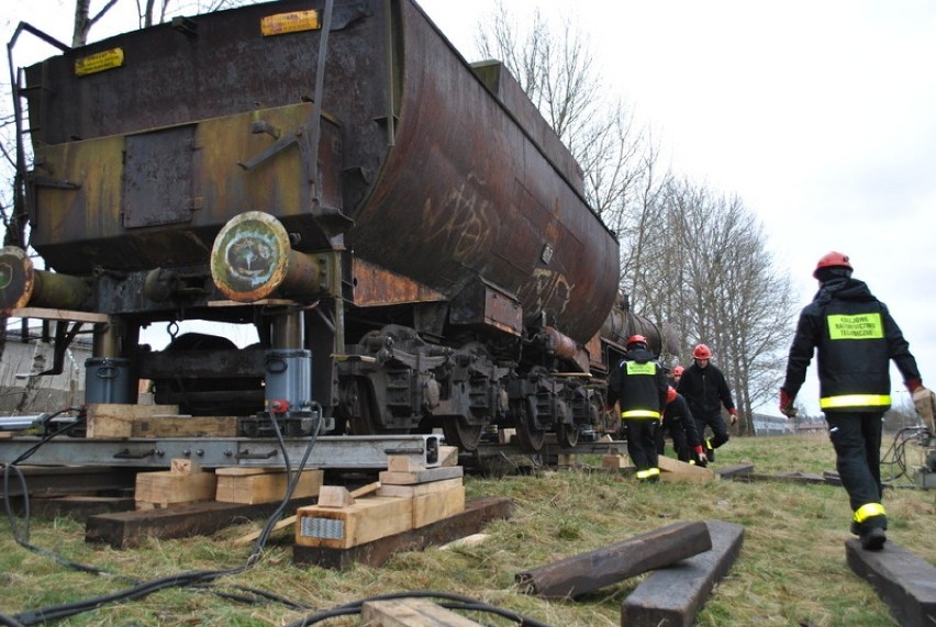 Przenoszenie lokomotywy na tory - 17.03.2020
