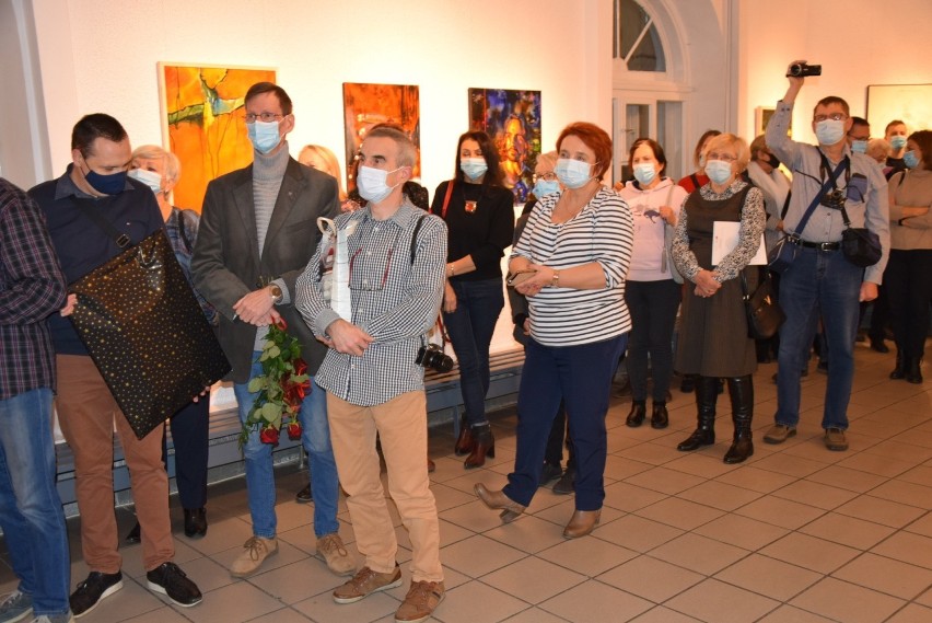 Jubileusz Galerii Ostrołęka i wystawa na tę okoliczność. 25.11.2021. Galeria Ostrołęka ma 35 lat.  Zdjęcia