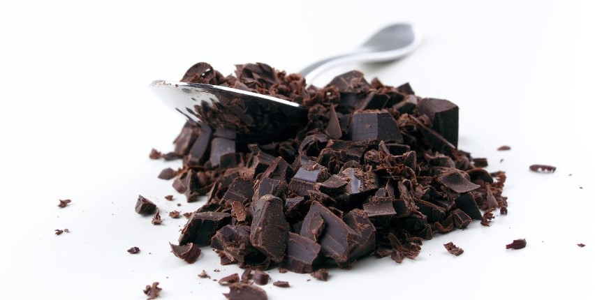 Jedzenie gorzkiej czekolady wyraźnie wspomaga nasze zęby....