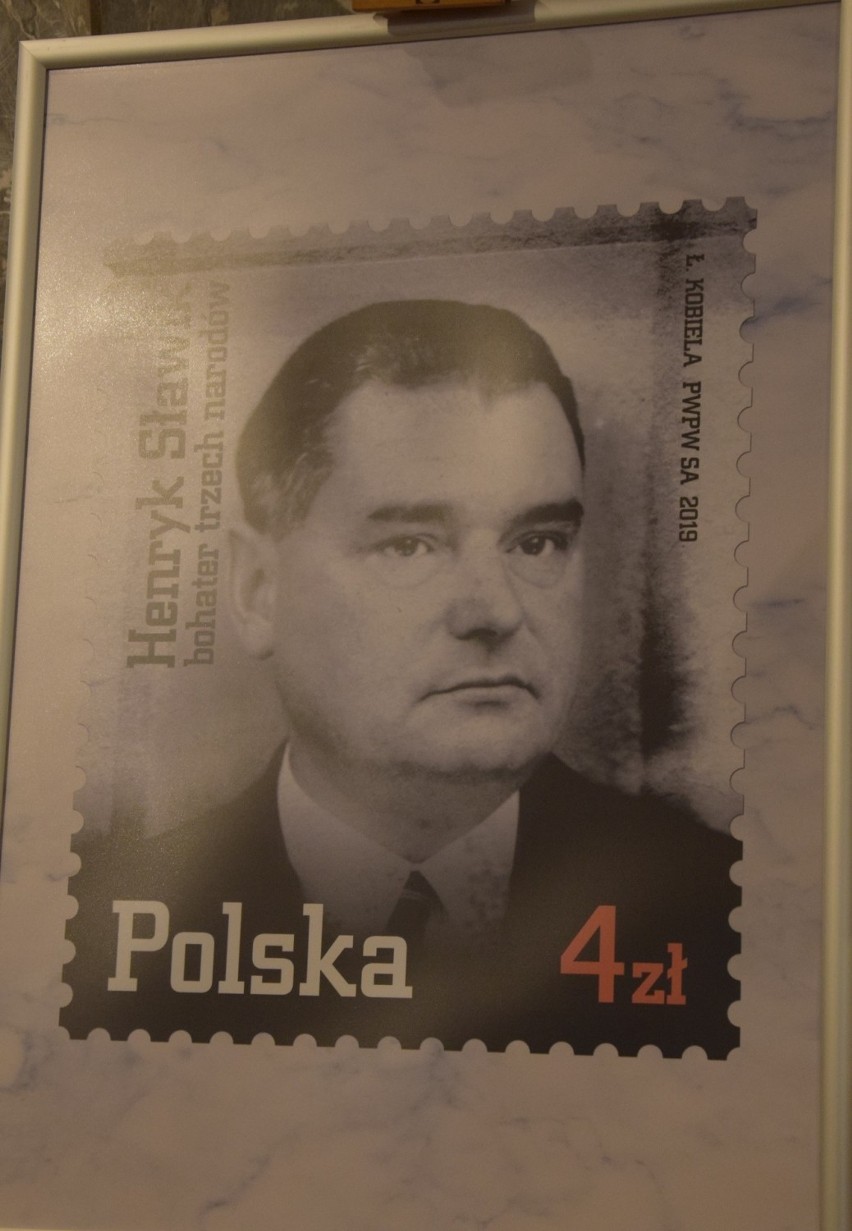 Znaczek pocztowy z Henrykiem Sławikiem
