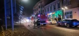 Niemal w jednym czasie pożar samochodu na skrzyżowaniu w Babicy oraz pożar mieszkania na rynku w Andrychowie [ZDJĘCIA]