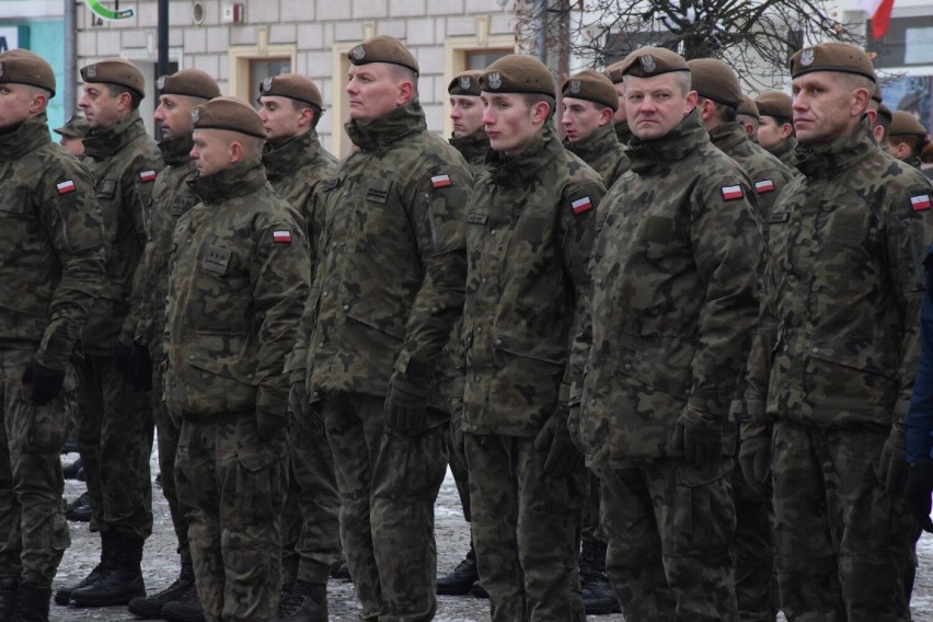 Wielkie wojskowe święto w Koninie. Żołnierze wypowiedzieli słowa przysięgi na placu Wolności [ZDJĘCIA]