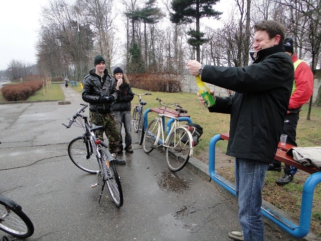 Zduńskowolscy rowerzyści  żegnali wspólnie także rok 2011