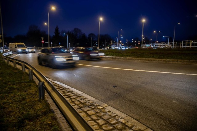 * Rondo w układzie ulic: Ciołowskiego - Branickiego (wjazd i przejazd prosto   lewoskręt; dotyczy wjazdu z każdej strony) - największa liczba błędów popełnianych przez kursantów