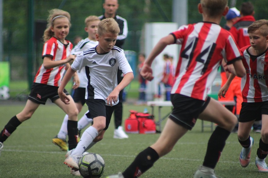 Z podwórka na Stadion o Puchar Tymbarku. Finał wojewódzki w...