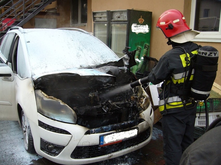 Żory: pożar samochodu na ul. Rybnickiej