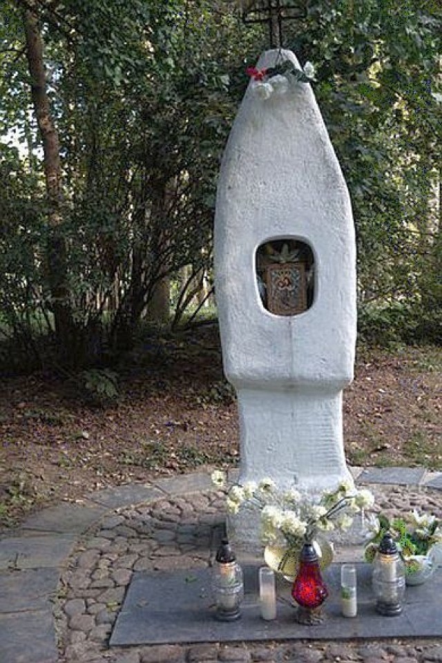 Kapliczka w Parku Skaryszewskim w Warszawie