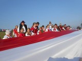 Stumetrowa flaga i hymn Polski z braćmi Pawłem i Łukaszem Golcami na Małej Baraniej [ZDJĘCIA]