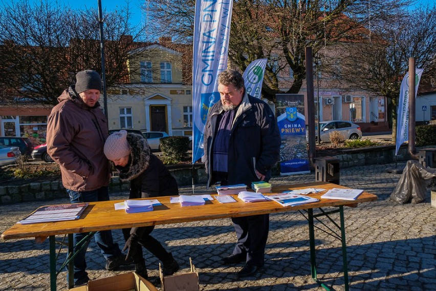 Pniewy. Pokaz na  żywo  prawidłowego  palenia