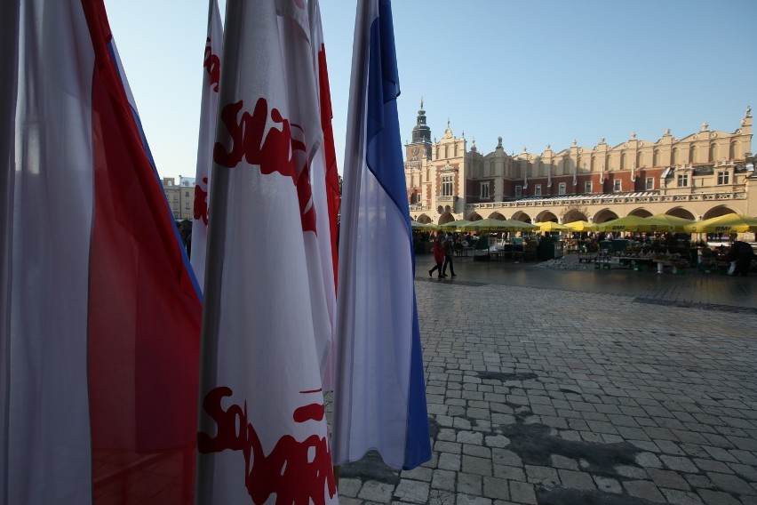 Kraków: Rynek Główny w 31. rocznicę wybuchu stanu wojennego [ZDJĘCIA]