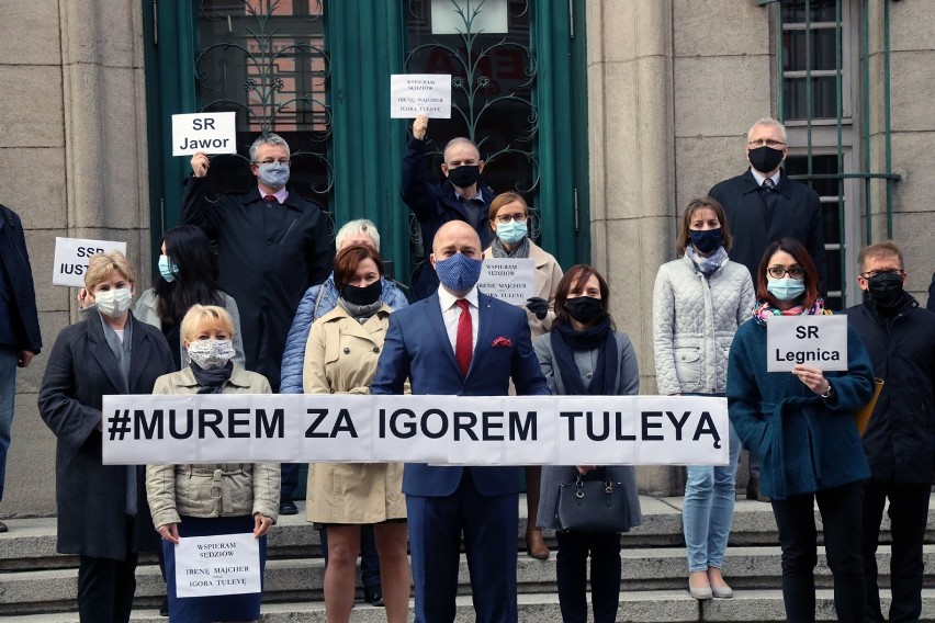 Murem za sędzią Igorem Tuleyą, protest w Legnicy
