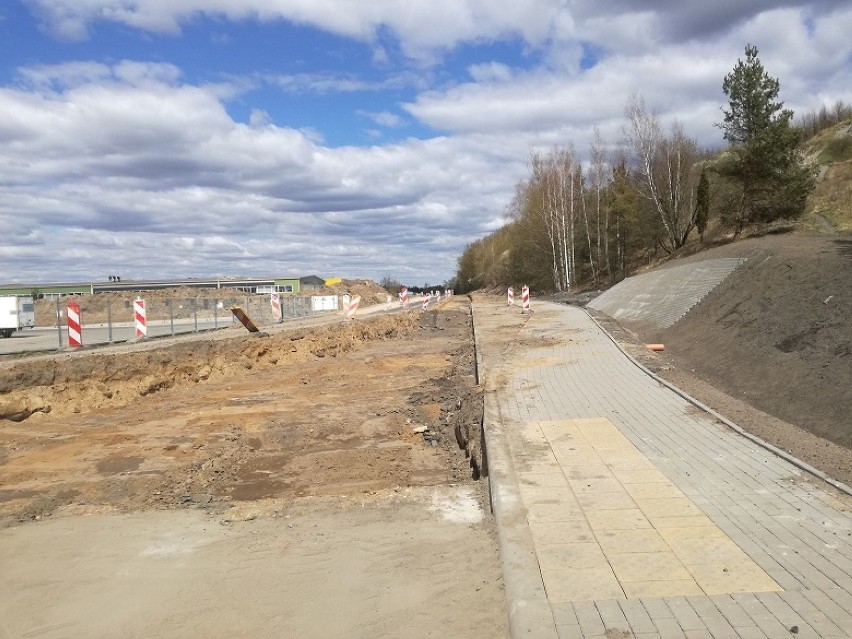 Trwa budowa drogi na odcinku Sowlany - ul. Ciołkowskiego w Białymstoku. Koniec w lipcu 2020 [zdjęcia]