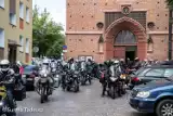 Na motocyklach od "Od Krzyża do Krzyża". Przystanek przed stargardzką Kolegiatą