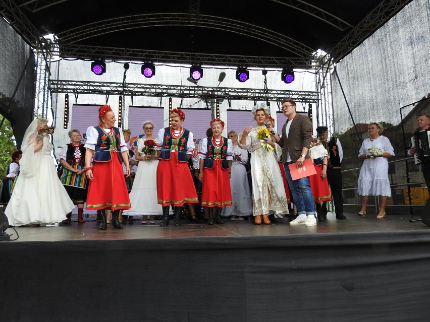Trwa Festiwal „Polska od Kuchni” na muszli koncertowej w Łomży. Zjechały Koła Gospodyń Wiejskich z całego regionu