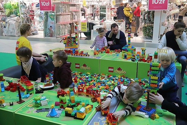 Klocki lego w Porcie Łódź zawsze cieszą się ogromnym zainteresowaniem dzieci.