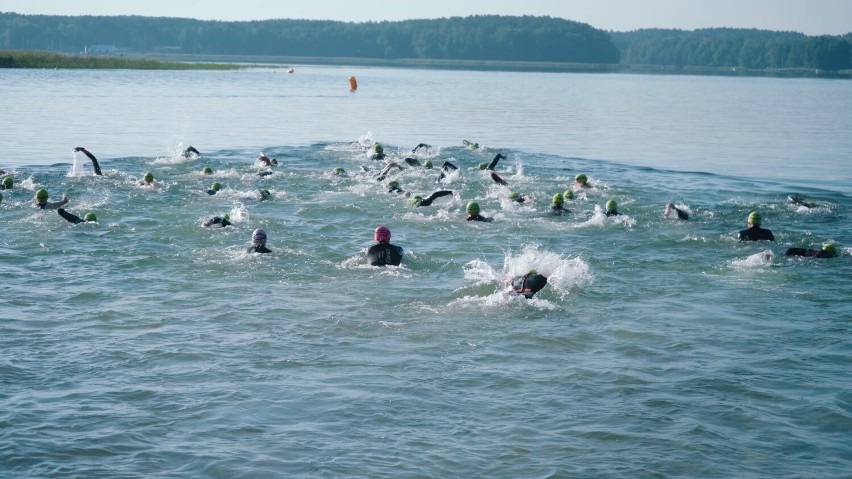Nad jeziorem Niesłysz odbył się triathlon. Wzięło w nim...