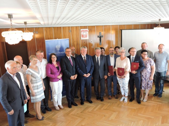 Umowy na dopłaty do przejazdów autobusowych podpisane