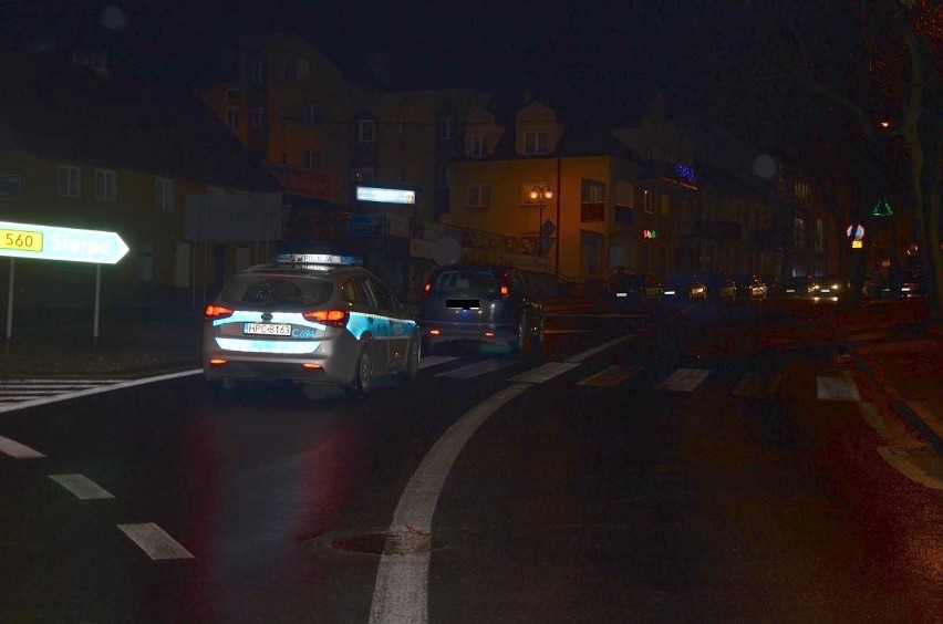 Wypadek na ul. Warszawskiej w Rypinie. Kierowca forda focusa potrącił pieszą
