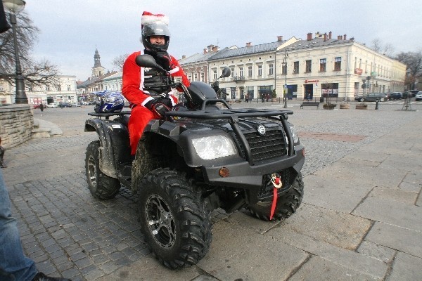 Motocyklowy konwój Świętego Mikołaja wyruszył do Rodzinnych Domów Dziecka [ZDJĘCIA]