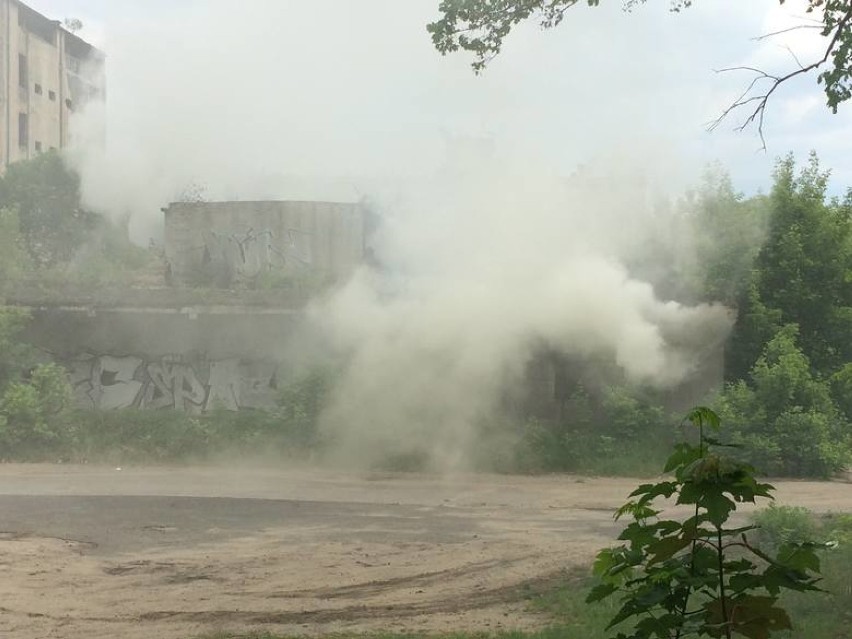 Pożar w Sosnowcu: Czarny dym nad miastem. Pali się budynek starej piekarni [ZDJĘCIA]