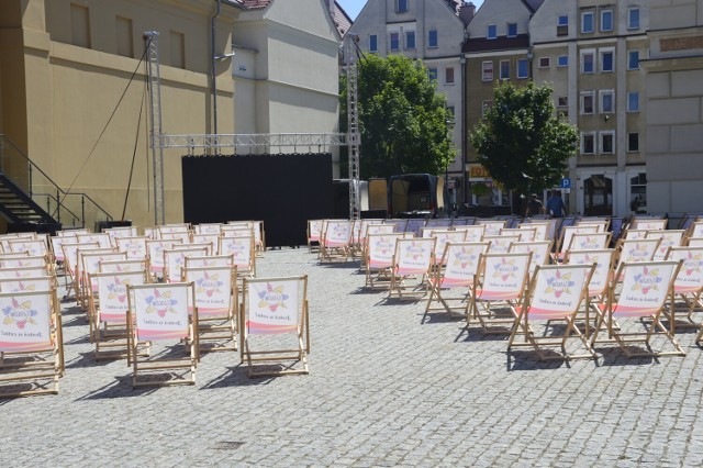 Na rynku i w lokalach gastronomicznych na starówce