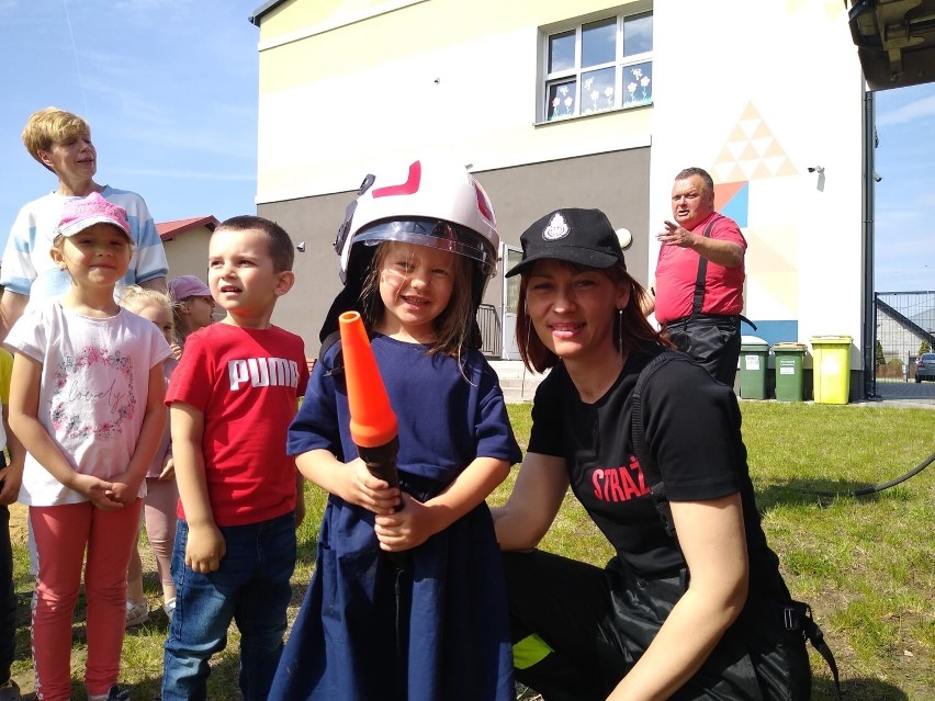 Przedszkolaki gościły strażaków z Raduczyc i Czernic