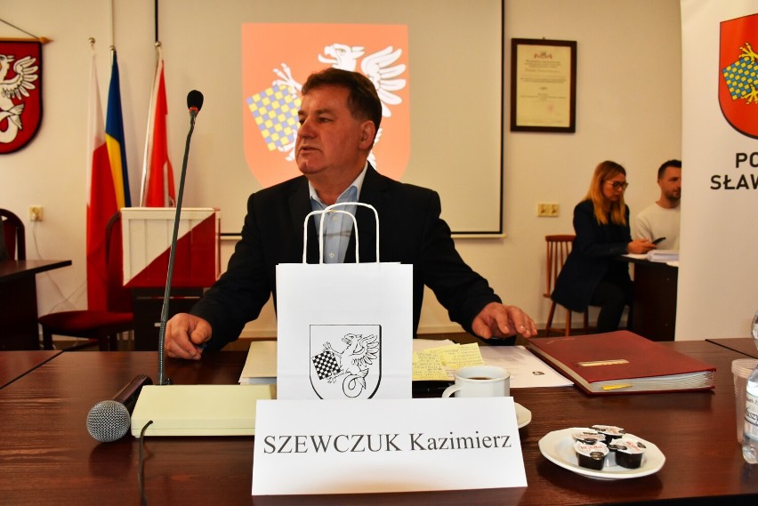 Obrady rozpoczął radny senior - Kazimierz Szewczuk