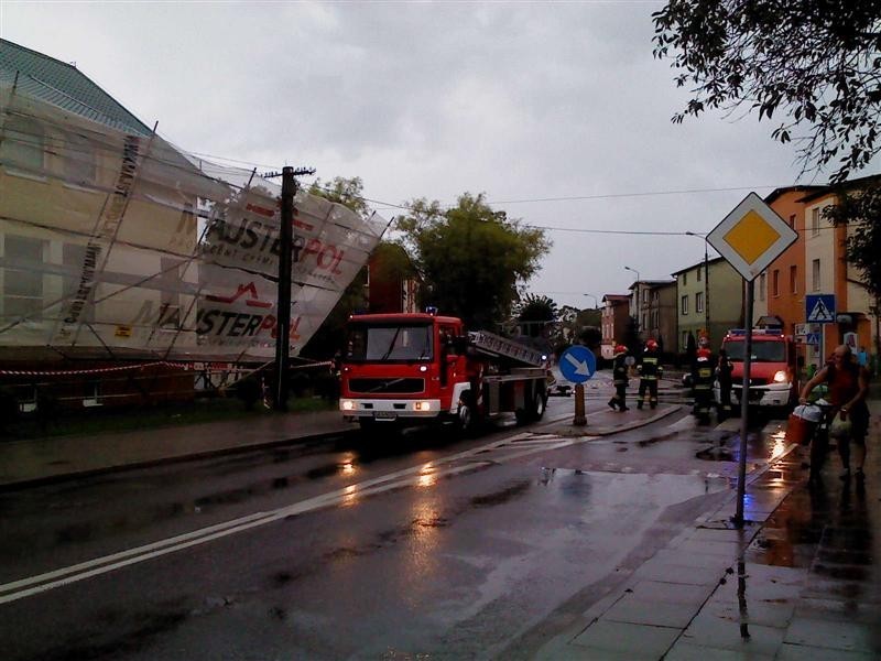 Wypadki w Borkowie i Wieżycy, zabezpieczenie rusztowań w Kartuzach, usunięcie plamy z J.Ostrzyckiego