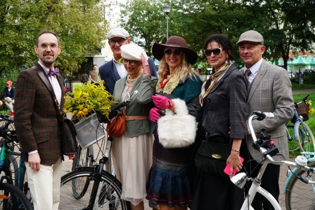 Już po raz dziewiąty Stowarzyszenie Rowerowy Poznań zorganizowało Tweed Ride.