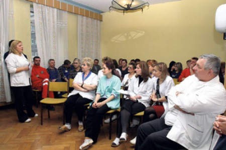 Hanna Szotowska (od lewej), która w ubiegłym tygodniu uczestniczyła w negocjacjach płacowych, obawia się czy dzielenie szpitali nie zniweczy osiągniętego kompromisu.