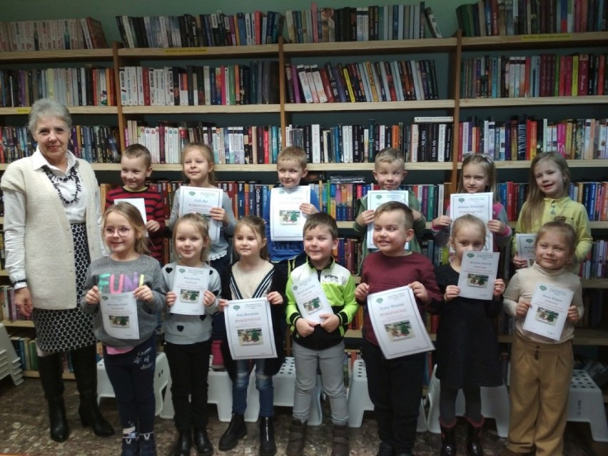 Dzieci z Niepublicznego Przedszkola Jacka i Agatki odwiedziły bibliotekę ZDJĘCIA