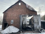 Tragiczny pożar na Dolnym Śląsku. Ściana zawaliła się na strażaków, więcej rannych i zagrożenie! - wideo - aktualizacja