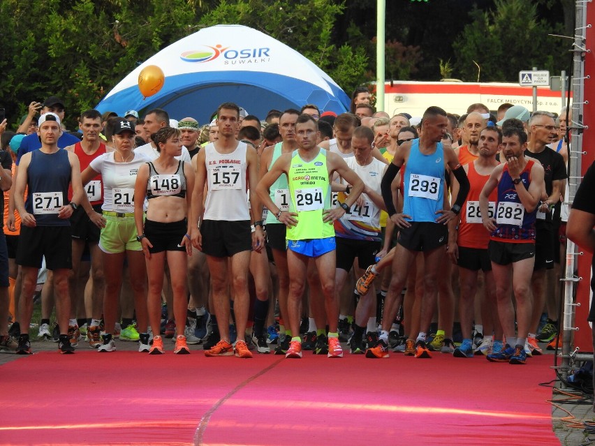 RESO Suwałki Półmaraton. Około 250 biegaczy wystartowało w biegu na ponad 21 kilometrów [Zdjęcia]