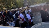 Maturzyści ze „Skłodowskiej” byli na pielgrzymce w Częstochowie. Motywem przewodnim modlitwa o pokój. Zobaczcie zdjęcia