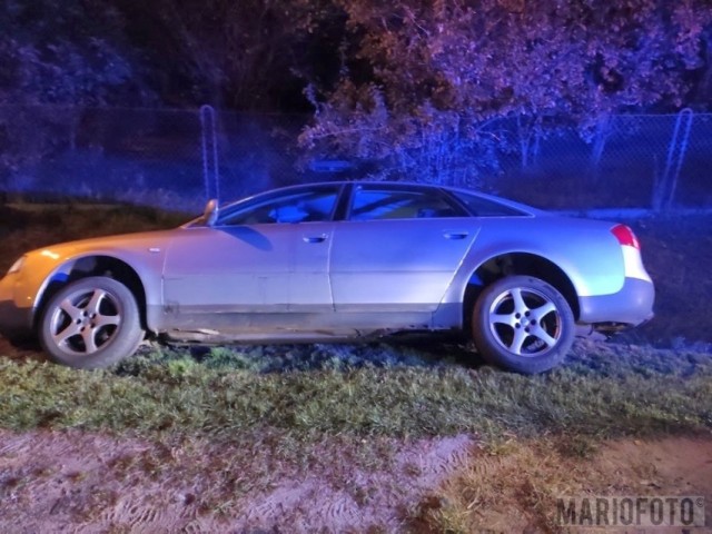 Nocna interwencja policji w Grodźcu pod Ozimkiem. 26-latek, który wyjechał do rowu, miał w organizmie 1,35 miligrama alkoholu, co odpowiada blisko 3 promilom! Stracił prawo jazdy, a sprawa będzie miała finał w sądzie.