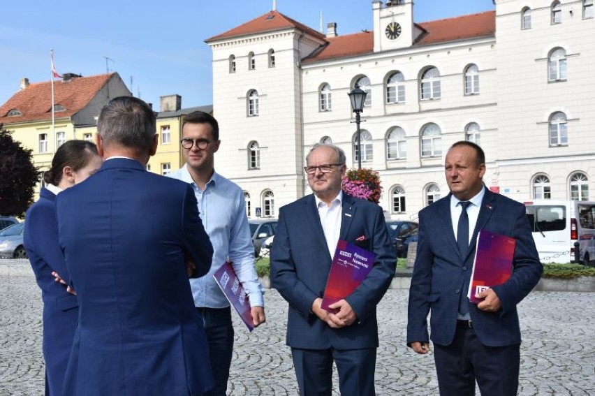 Lewica po raz kolejny zaprezentowała program i kandydatów....