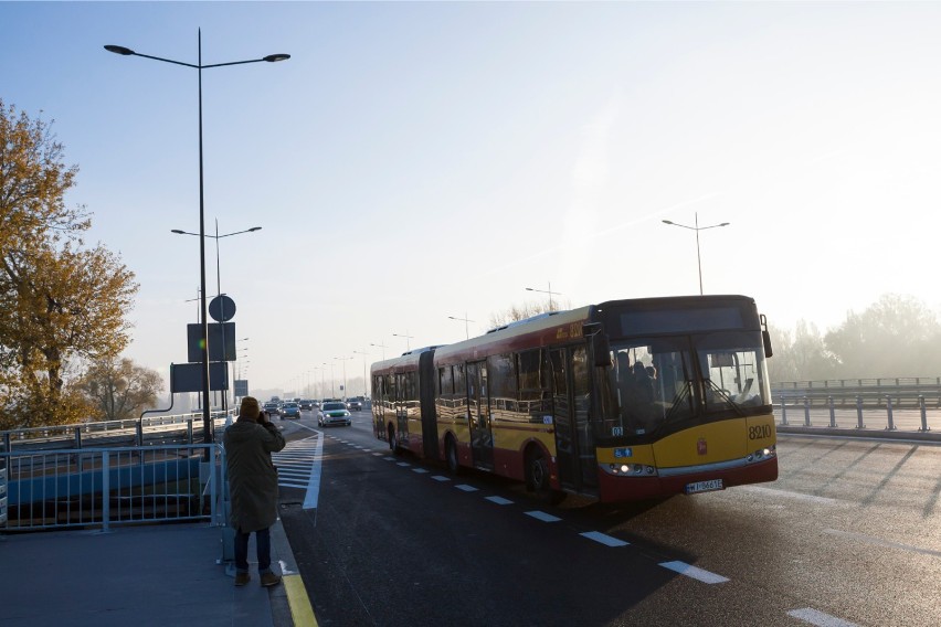 Ruch na Moście Łazienkowskim. 80 autobusów na godzinę i sto...