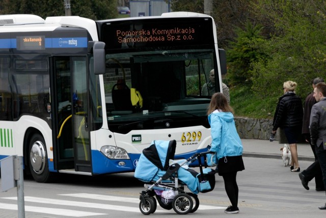 Dzieci i młodzież mogą już jeździć bezpłatnie gdyńskimi autobusami i trolejbusami.
