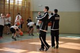 Słupsk. Koszykarze Energii Czarni Słupsk odwiedzili szkołę w gminie Darłowo