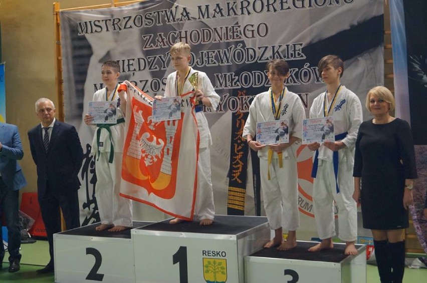 Medale zawodników Inowrocławskiego Klubu Kyokushin [zdjęcia]