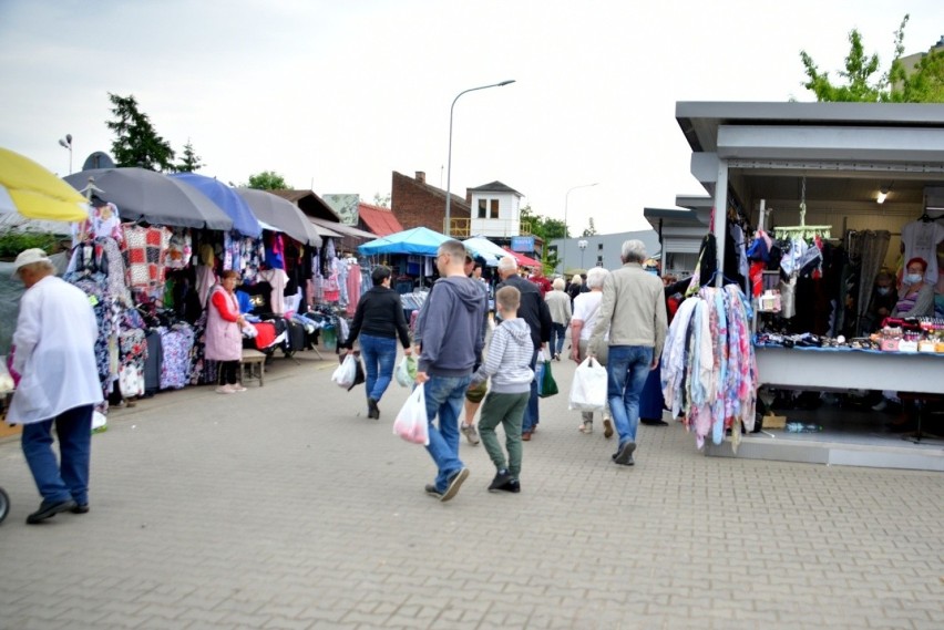Sobota na targowisku "Przy Śląskiej" w Radomiu. Dużo osób odwiedziło popularne bazary. Zobacz zdjęcia