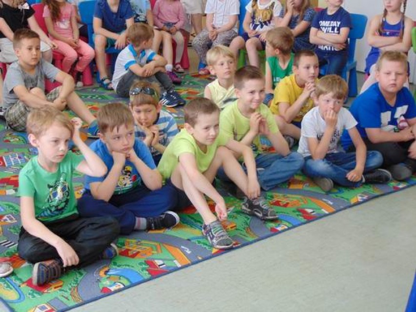 Cala Polska czyta dzieciom w bibliotece