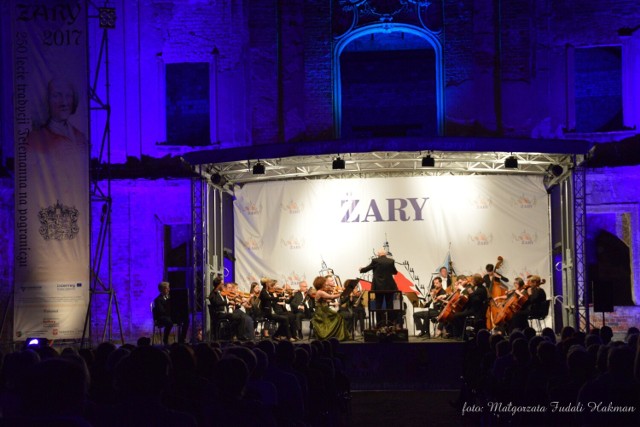 Lato z Telemannem w Żarach. Koncert na dziedzińcu pałacu Bibersteinów