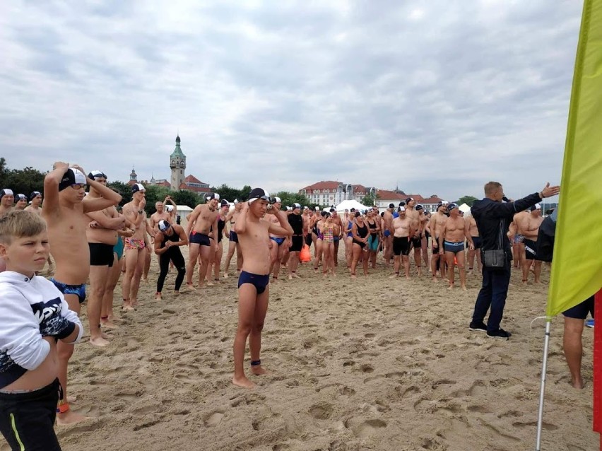 Malborscy pływacy wrócili do treningów. Dwie zawodniczki MAL WOPR w kadrze Polski juniorek