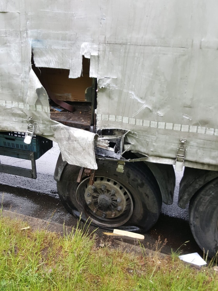 Zderzenie ciężarówek w Szczecinku. Było groźnie [zdjęcia]